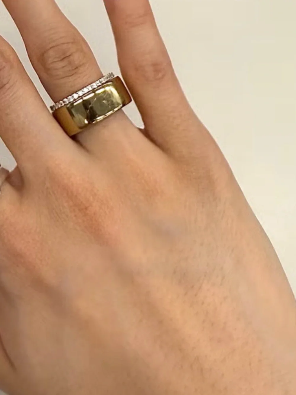 Oura Polished Gold Wide Band Ring with Pavé Accent